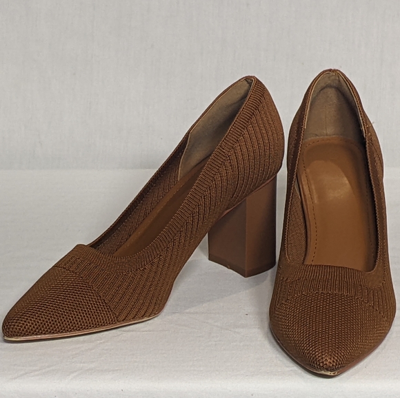 NEW Coutgo Womens Knit Pointed Toe Block Heel Unique & Stunning Sz 5.5 brown - Picture 2 of 4